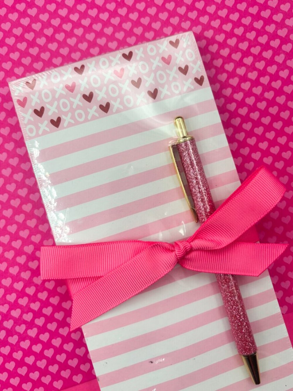 Xoxo List Pad with Glitter Pen